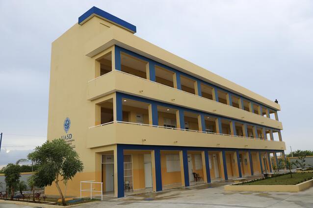 Gobierno inaugura obras en Sto. Dgo