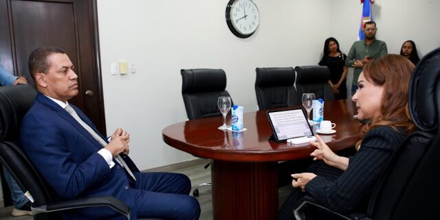 Indotel y Ministerio de la Mujer trabajan para superar brecha digital de género