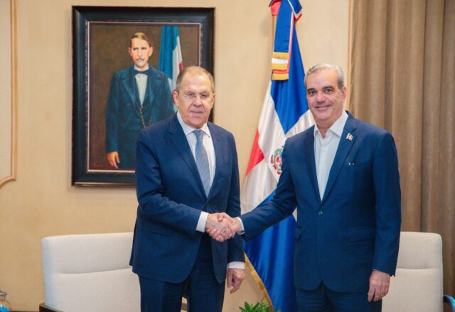 ABINADER Y EL RUSO A PUERTAS CERRADAS