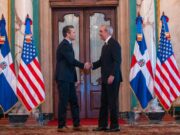 Secretario de Defensa de Estados Unidos, Pete Hegseth, asegura respaldo de su país a RD como su principal aliado en la región Hegseth agradeció al presidente Abinader “por apoyar el acuerdo temporario destacando que se realiza “respetando completamente su soberanía y sus leyes y todas las dinámicas aquí en la República Dominicana”. En sus palabras, se trata de “una gran colaboración y, realmente, un esfuerzo junto entre nuestros dos países contra el narcotrafico y el narcoterrorismo”, el cual definió como “un modelo para la región”.