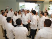 Abinader inaugura obras sanitarias, escuelas y viviendas en Santiago De igual forma, el jefe de Estado junto a la vicepresidenta Raquel Peña, como parte de su compromiso con el fortalecimiento del sistema de salud, también participó en la inauguración del Hospital Especializado de Medicina Avanzada (HEMA), un moderno centro de tercer nivel de atención, adaptado a los más altos estándares de calidad en servicios médicos y quirúrgicos, con una infraestructura basada en normativas internacionales.