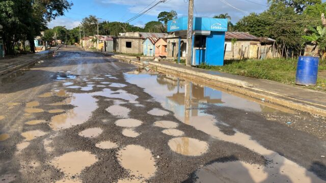 MOPC lleva casi tres años en construcción de carretera Sabana Grande de Boyá -Autopista Juan Pablo II
