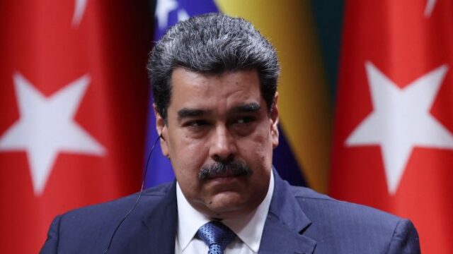 Por otra parte, agregó que "pronto enfrentarán todo el peso de la justicia estadounidense en territorio estadounidense y ante tribunales estadounidenses". Fuente: Emol.com - https://www.emol.com/noticias/Internacional/2026/01/03/1187484/nicolas-maduro-estados-unidos-cargos.html
