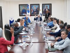 ISFODOSU abre proceso de postulación para rector 2026-2030 bajo criterios de mérito y transparencia El Estatuto Orgánico del ISFODOSU, organismo desconcentrado del Ministerio de Educación, establece que los aspirantes deben poseer formación académica y experiencia en gestión educativa, solvencia moral, prestigio intelectual y una reconocida incidencia positiva en los ámbitos científico, cultural y educativo.