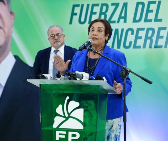 Presenta Balance Social 2025 y cuestiona política salarial y manejo del sistema de seguridad social.