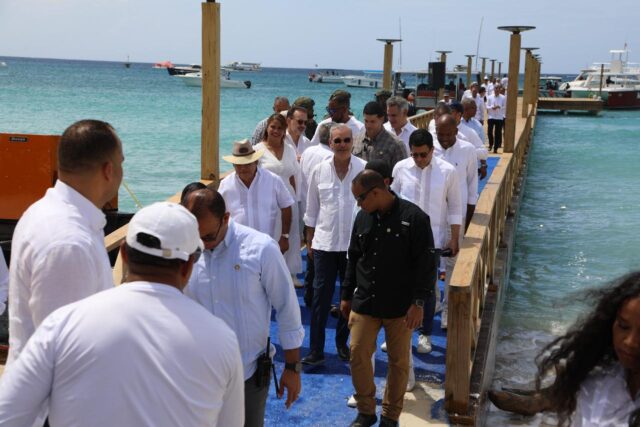 Muelle facilita el desembarque de los visitantes a la isla, lo que contribuirá a la diversificación del turismo dominicano.