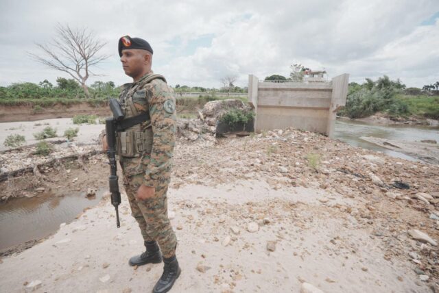 Este recorrido de supervisión reviste un alto valor estratégico, al permitir dar seguimiento directo a una de las principales iniciativas del Estado dominicano para reforzar la seguridad en la frontera, optimizar el control territorial y combatir de manera más efectiva las actividades ilícitas que afectan la zona.