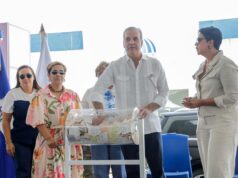 Presidente Abinader destaca sacrificio y fortaleza de las madres dominicanas durante jornada nacional “Madres que Sostienen”