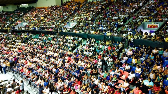 Durante la actividad, las asistentes hicieron vibrar el Gran Arena del Cibao con su entusiasmo cada vez que eran anunciadas como ganadoras de los diferentes premios entregados por DASAC, entre ellos neveras, lavadoras, camas, juegos de sala, comedores, estufas y otros electrodomésticos y artículos del hogar.