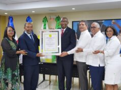 COOEPROUASD reconoce al rector Editrudis Beltrán por fortalecer el cooperativismo universitario