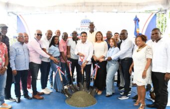 Ministro Kelvin Cruz inicia construcción de multiuso en Villa Hermosa, La Romana