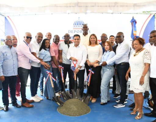 Ministro Kelvin Cruz inicia construcción de multiuso en Villa Hermosa, La Romana