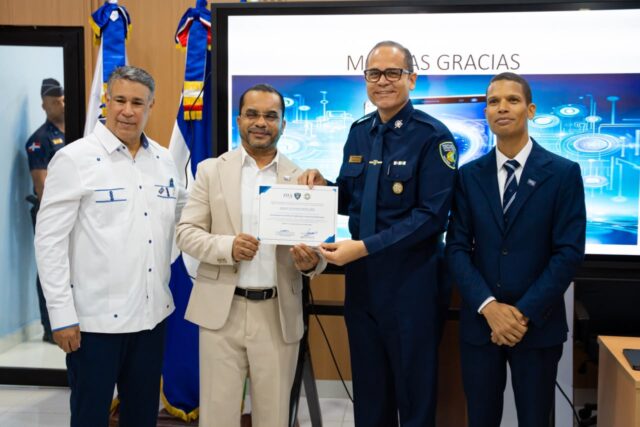 ITLA entrega primera certificación en Inteligencia Artificial al alto mando de la Policía Nacional ITLA entrega primera certificación en Inteligencia Artificial al alto mando de la Policía Nacional