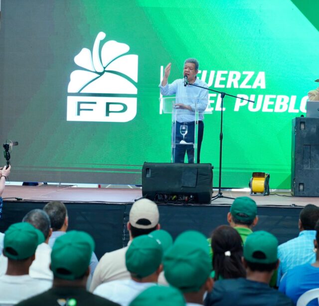 Leonel: El Gobierno del PRM aseguró carbón y gas natural a US$69 y “engañó al pueblo” para justificar la reforma fiscal Leonel: El Gobierno del PRM aseguró carbón y gas natural a US$69 y “engañó al pueblo” para justificar la reforma fiscal