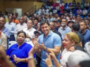 Raymond Rodríguez sorprende a más de 750 padres del Distrito Nacional con una multitudinaria celebración por adelantado de su día Raymond Rodríguez sorprende a más de 750 padres del Distrito Nacional con una multitudinaria celebración por adelantado de su día