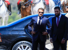 Dos bombas dejan 18 heridos cerca del hotel de Macron en Damasco durante su visita a Siria Dos bombas dejan 18 heridos cerca del hotel de Macron en Damasco durante su visita a Siria Fuente: Emol.com - https://www.emol.com/noticias/Internacional/2026/07/07/1204879/bombas-en-siria-visita-macron.html