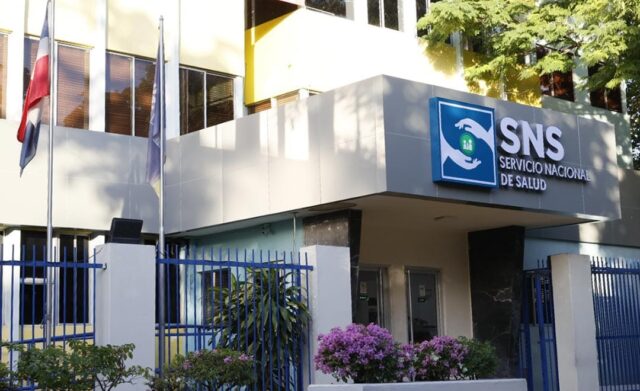 SNS: hospitales operan con tres turnos de cuatro horas, no con tanda extendida