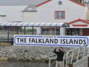 Por qué volvió la tensión entre Argentina e Inglaterra por Malvinas/Falklands 44 años después de la guerra