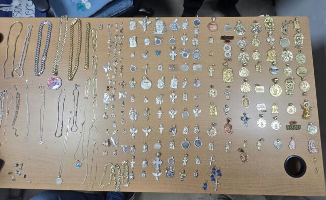 Policía recupera parte de las prendas robadas de joyería en Santiago, valoradas en RD$1.4 millones
