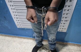Extraditan a dos dominicanos a Estados Unidos para que respondan acusasiones